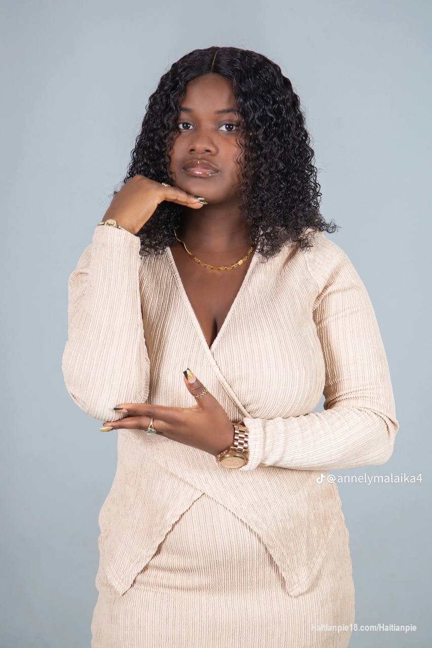 ANELY MALAIKA ALYAS MALAIKA GILLS